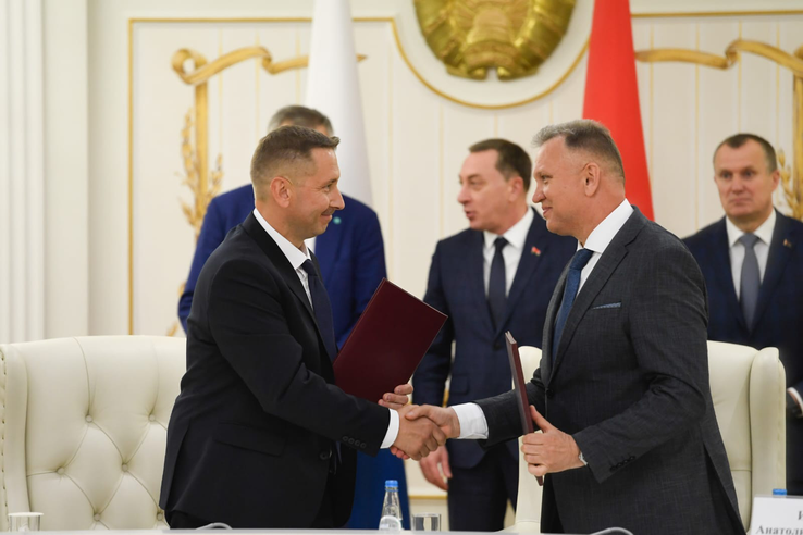 Леонид Кротов подписал соглашение о сотрудничестве с ветеринарами Республики Беларусь