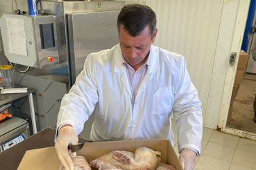 Более 300 кг мяса утки отправили беженцам из Мариуполя
